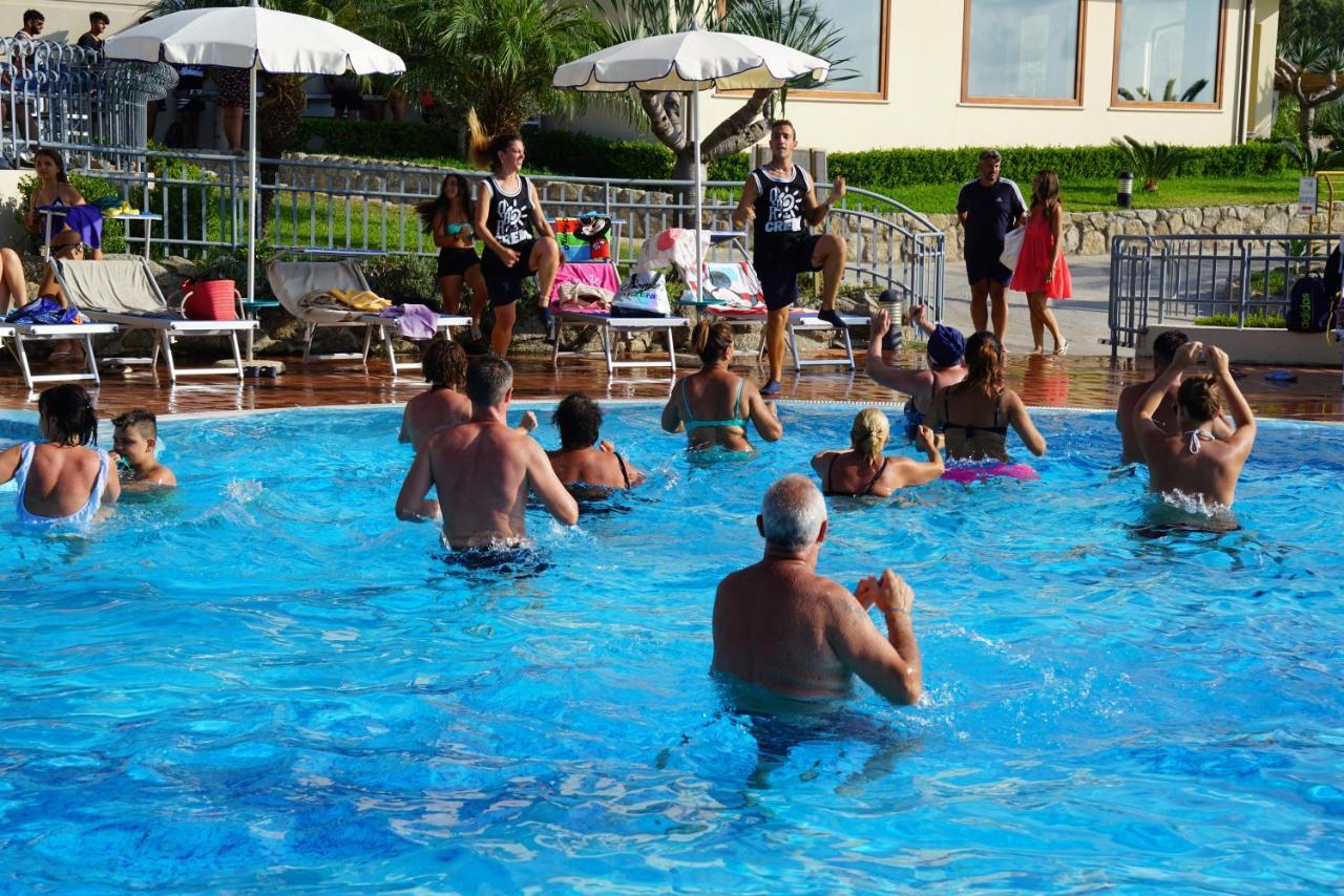 Hotel Scoglio Del Leone Zambrone Exterior photo