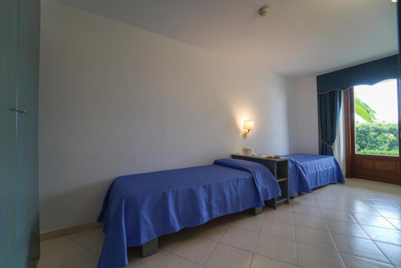 Hotel Scoglio Del Leone Zambrone Exterior photo