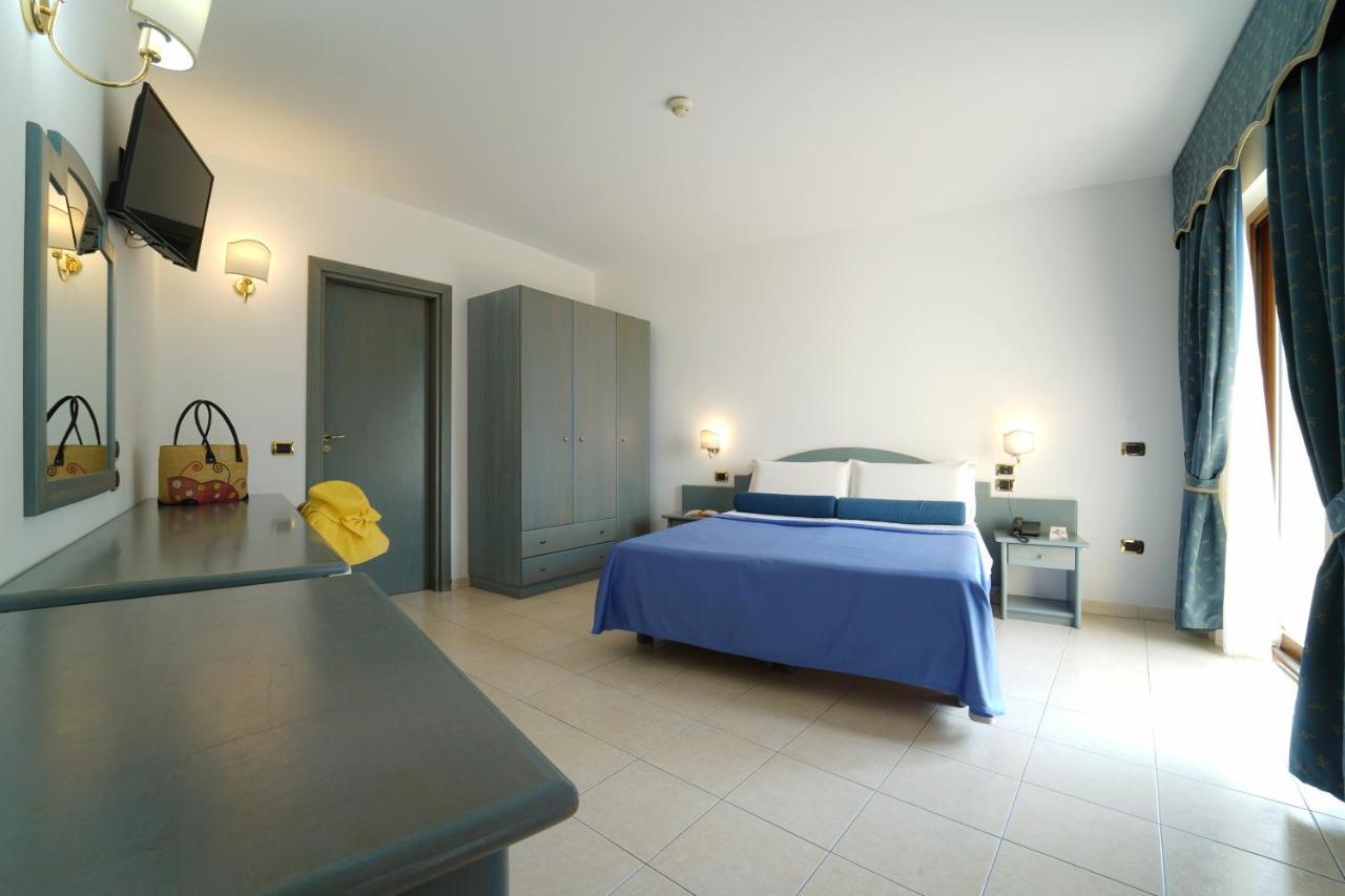 Hotel Scoglio Del Leone Zambrone Exterior photo