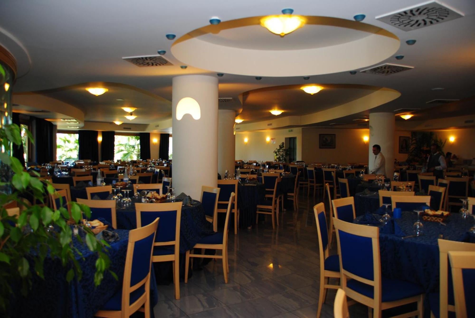 Hotel Scoglio Del Leone Zambrone Exterior photo