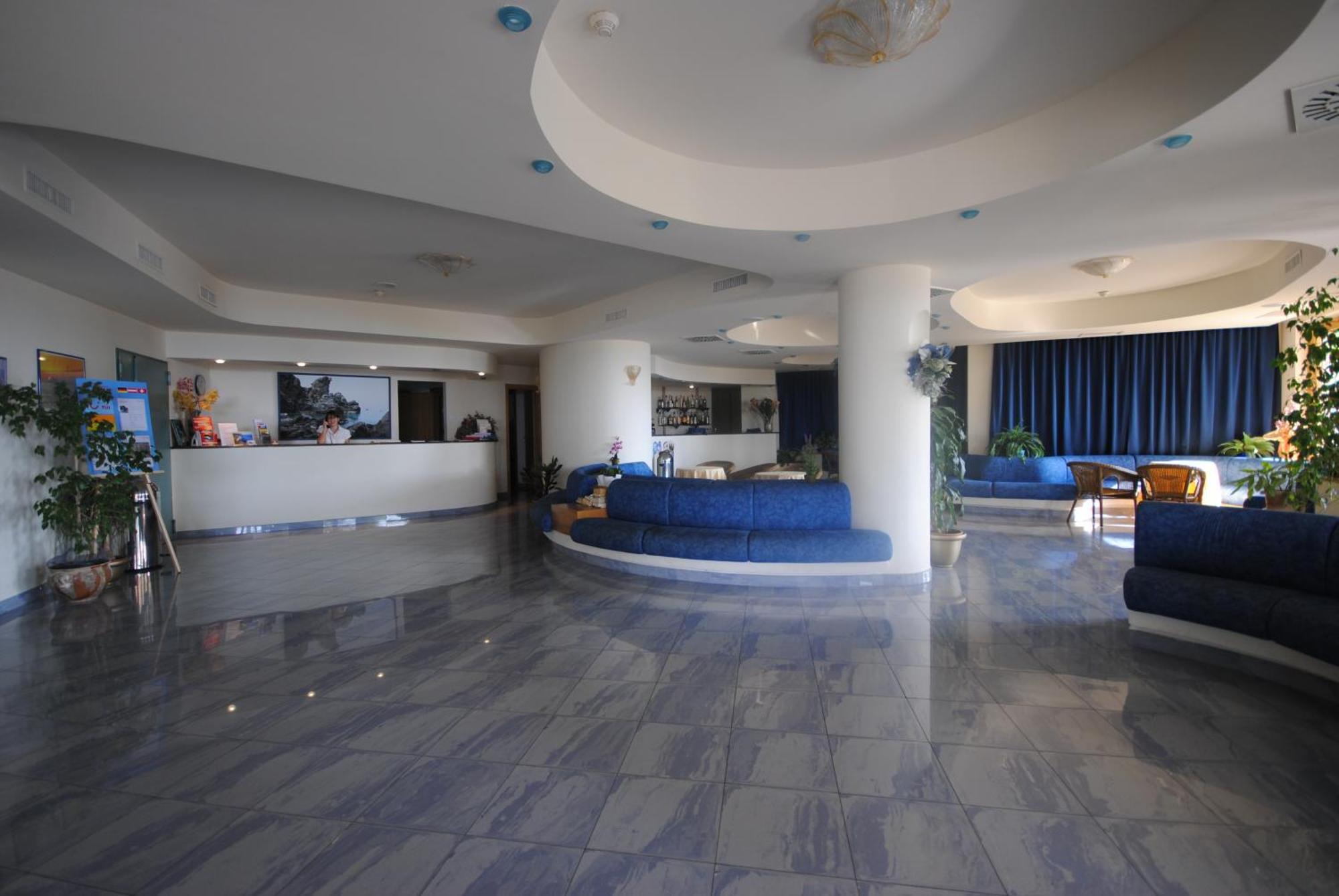 Hotel Scoglio Del Leone Zambrone Exterior photo