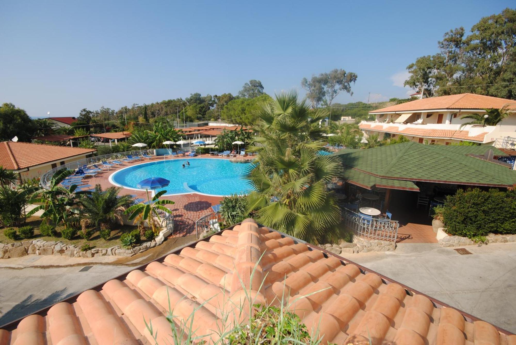 Hotel Scoglio Del Leone Zambrone Exterior photo