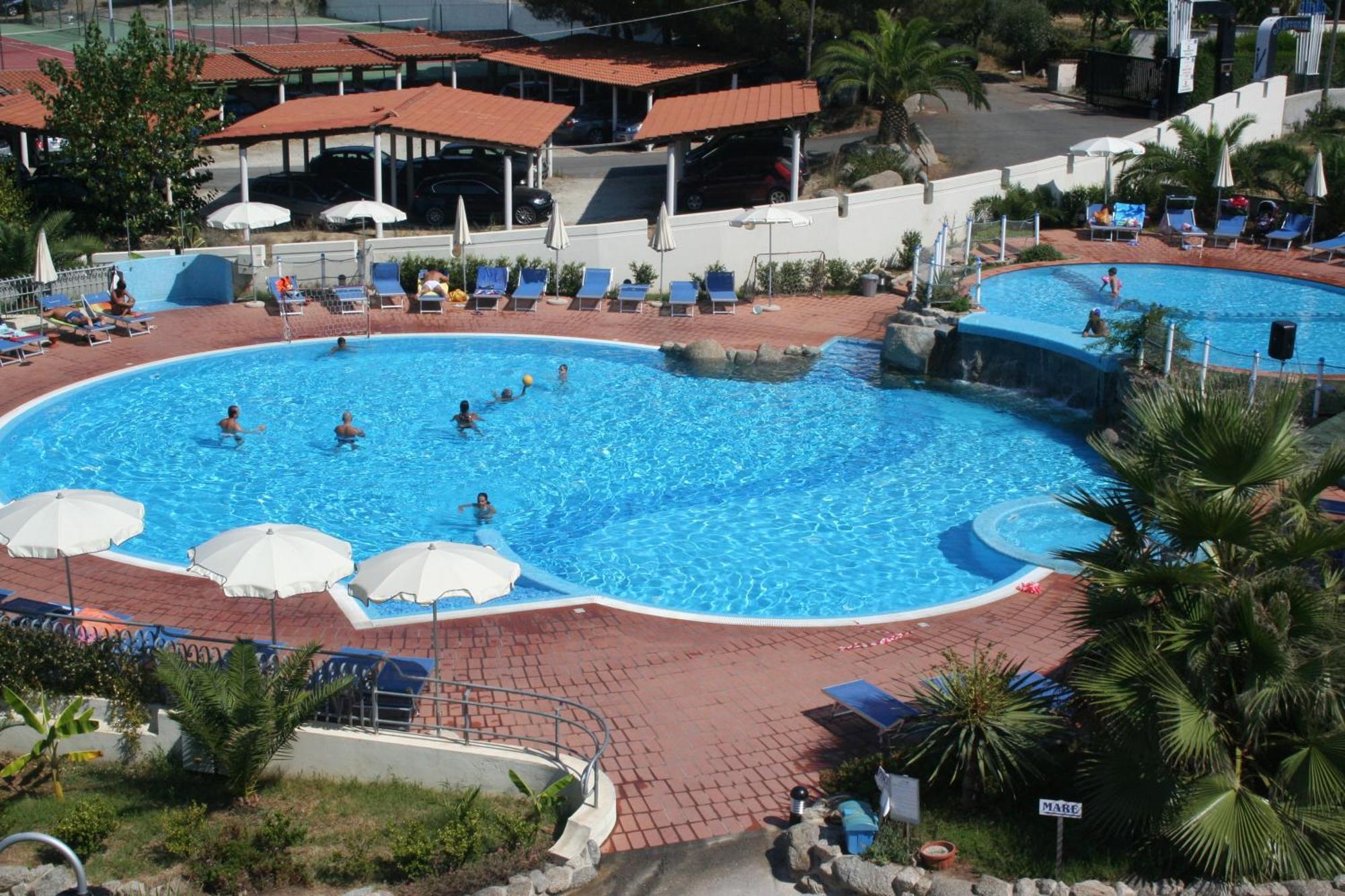 Hotel Scoglio Del Leone Zambrone Exterior photo