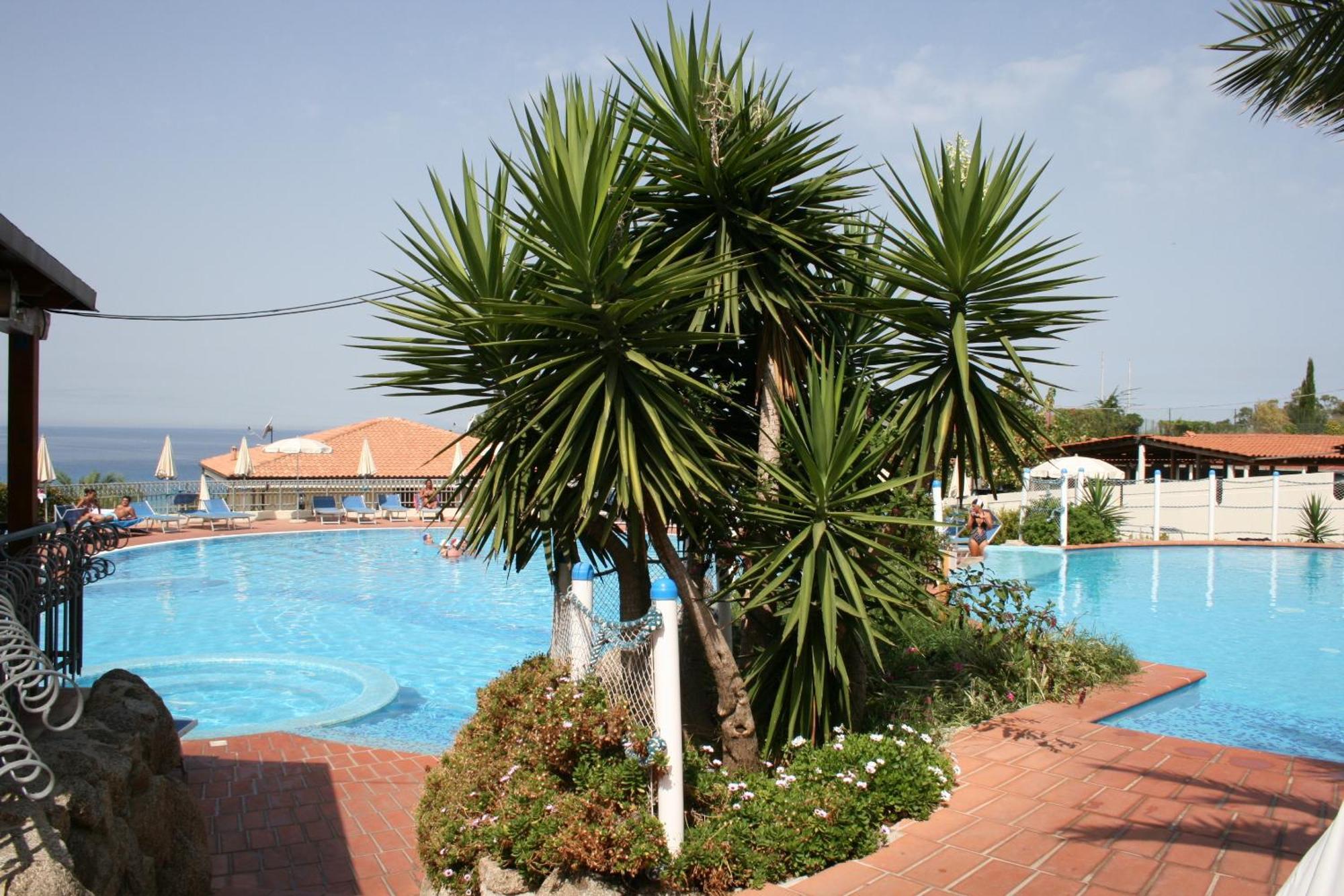 Hotel Scoglio Del Leone Zambrone Exterior photo
