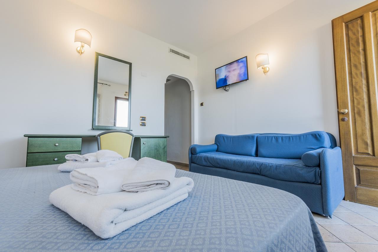 Hotel Scoglio Del Leone Zambrone Exterior photo